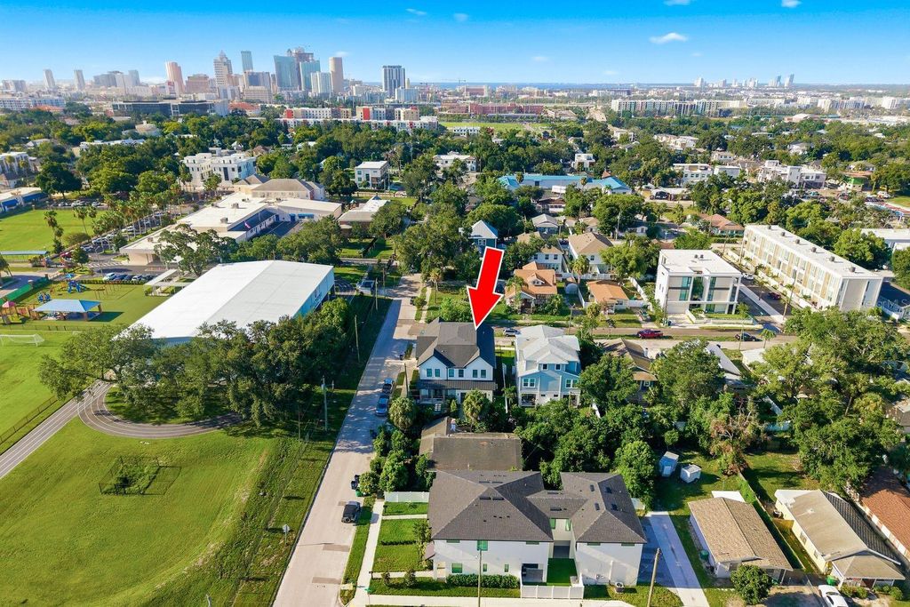 Image 54 of property listing at 501 W WARREN AVENUE 2, Tampa, FL 33602