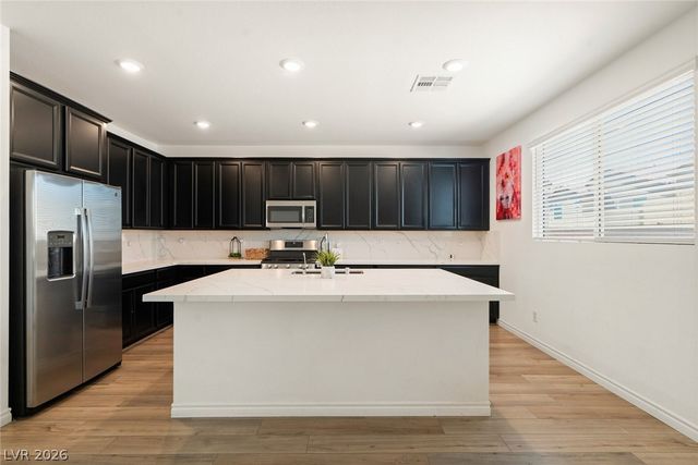 6844 Bayou Hollow Avenue, Las Vegas, NV 89156