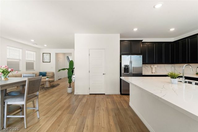 6844 Bayou Hollow Avenue, Las Vegas, NV 89156
