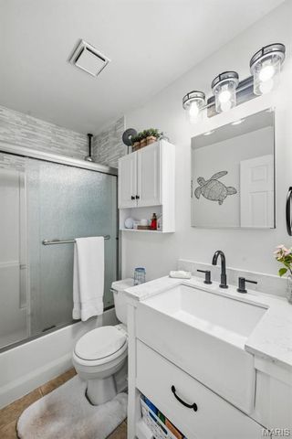 31 Asherton Drive, St Peters, MO 63376