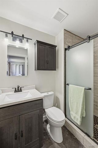 31 Asherton Drive, St Peters, MO 63376