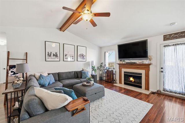 31 Asherton Drive, St Peters, MO 63376