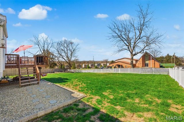 31 Asherton Drive, St Peters, MO 63376