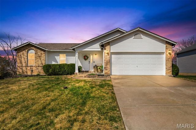 31 Asherton Drive, St Peters, MO 63376