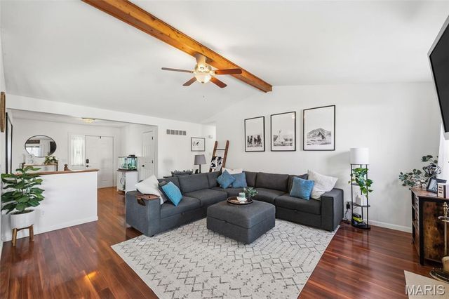 31 Asherton Drive, St Peters, MO 63376