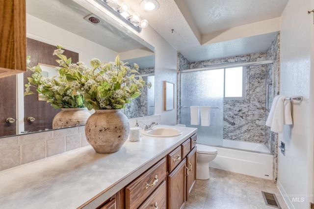 11127 W W Mowhawk Dr., Boise, ID 83709