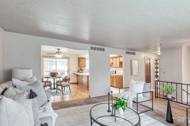 11127 W W Mowhawk Dr., Boise, ID 83709