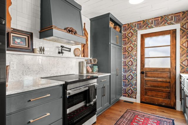 102 Oakwood Drive, Branson, MO 65616