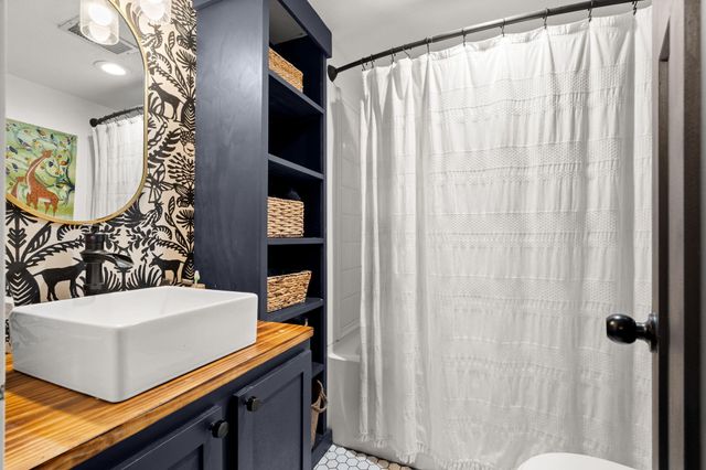 102 Oakwood Drive, Branson, MO 65616