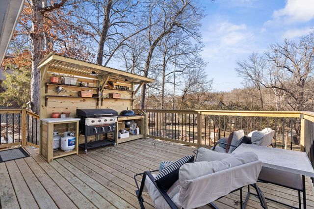 102 Oakwood Drive, Branson, MO 65616