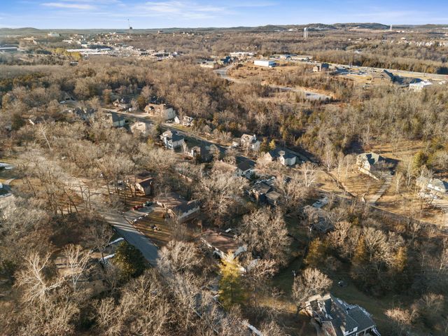 102 Oakwood Drive, Branson, MO 65616