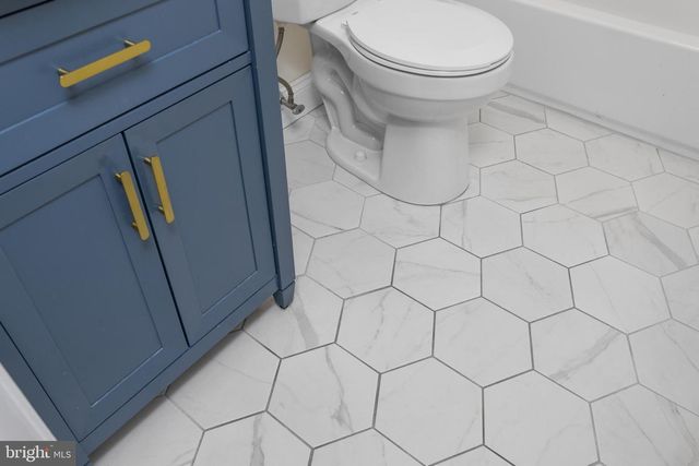 912 SILVER CT, Hamilton, NJ 08690