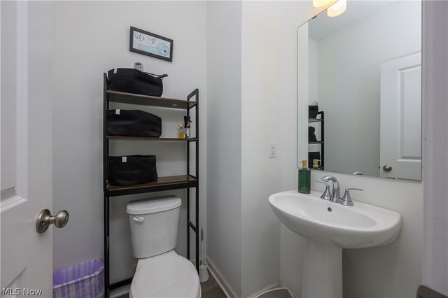 460 Auld Farm Circle, Akron, OH 44320