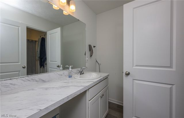 460 Auld Farm Circle, Akron, OH 44320