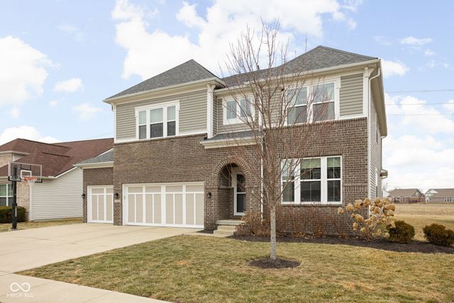 7720 Eagle Crescent Drive, Zionsville, IN 46077