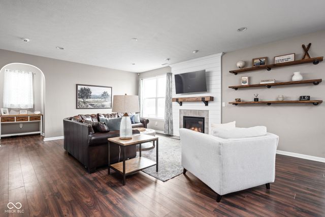 7720 Eagle Crescent Drive, Zionsville, IN 46077