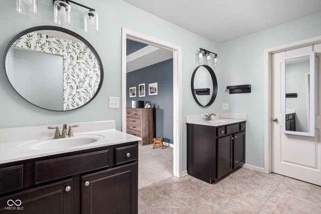 7720 Eagle Crescent Drive, Zionsville, IN 46077