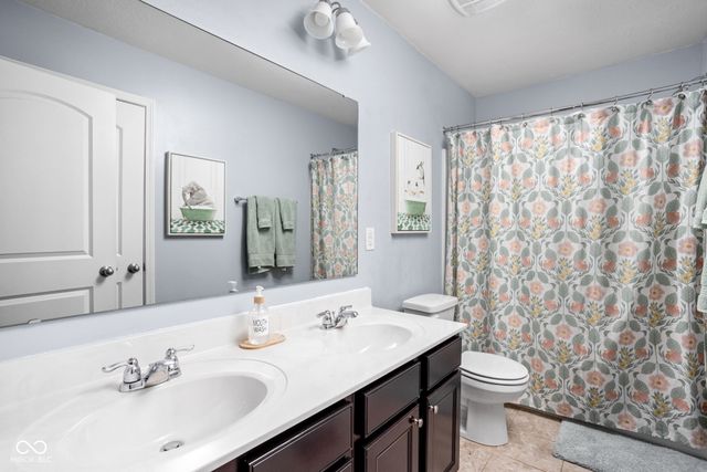 7720 Eagle Crescent Drive, Zionsville, IN 46077