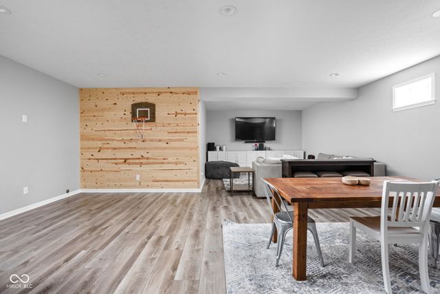 7720 Eagle Crescent Drive, Zionsville, IN 46077