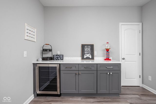 7720 Eagle Crescent Drive, Zionsville, IN 46077