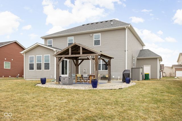 7720 Eagle Crescent Drive, Zionsville, IN 46077