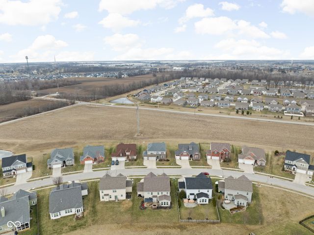 7720 Eagle Crescent Drive, Zionsville, IN 46077