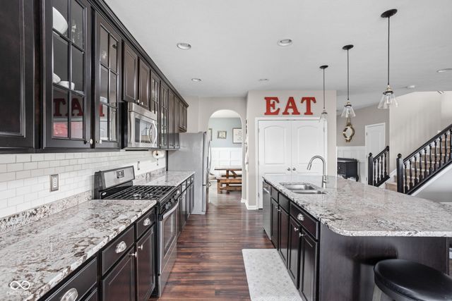 7720 Eagle Crescent Drive, Zionsville, IN 46077