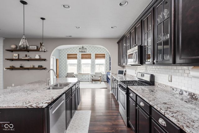 7720 Eagle Crescent Drive, Zionsville, IN 46077