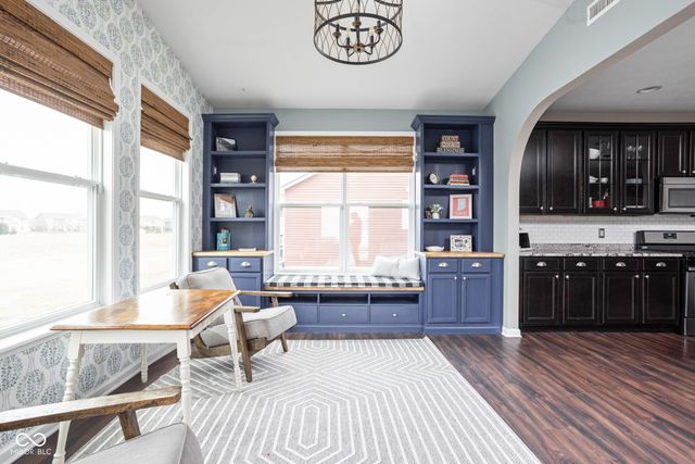 7720 Eagle Crescent Drive, Zionsville, IN 46077