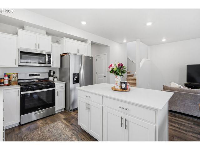 2611 26TH Loop, Springfield, OR 97477