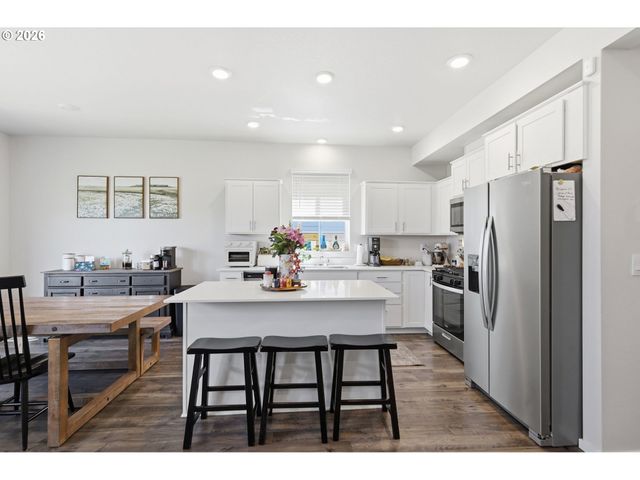 2611 26TH Loop, Springfield, OR 97477