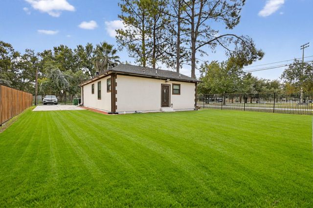 958 Conklin Street, Houston, TX 77088