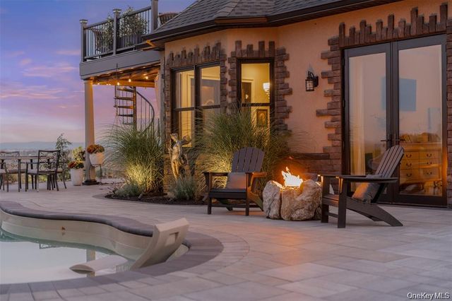 1582 Route 9W, Marlboro, NY 12542