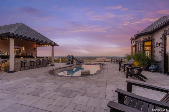 1582 Route 9W, Marlboro, NY 12542