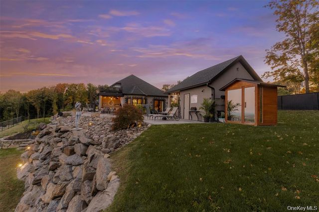 1582 Route 9W, Marlboro, NY 12542