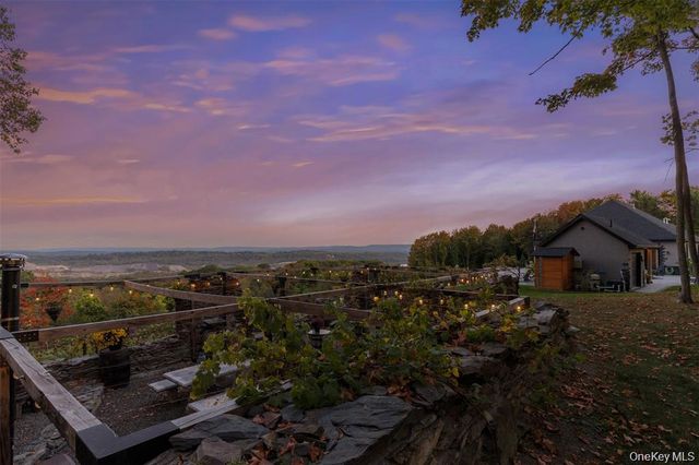 1582 Route 9W, Marlboro, NY 12542