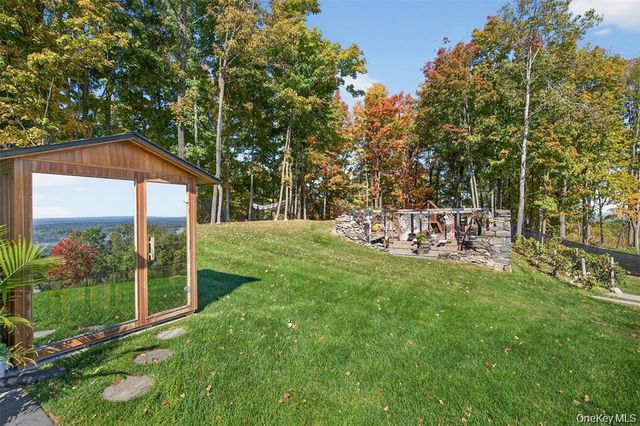 1582 Route 9W, Marlboro, NY 12542