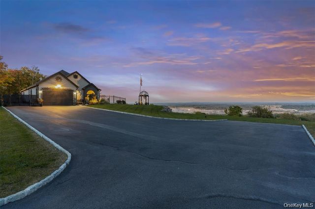 1582 Route 9W, Marlboro, NY 12542