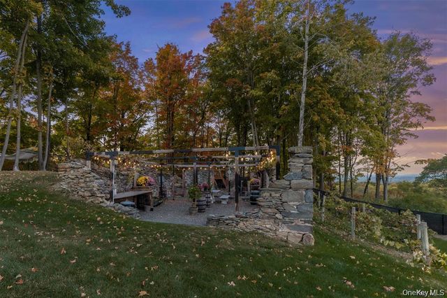 1582 Route 9W, Marlboro, NY 12542