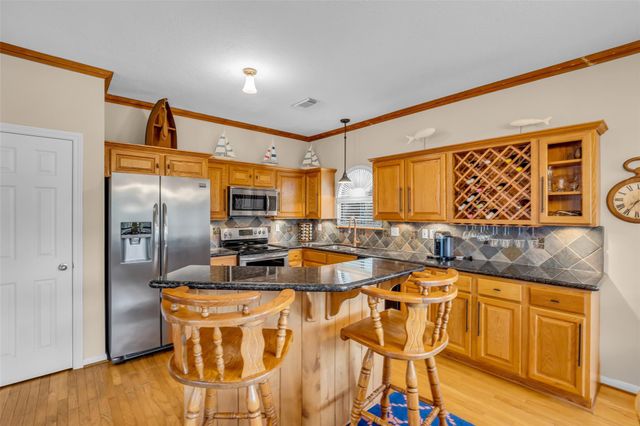 33 Harbour Point Circle, Coldspring, TX 77331