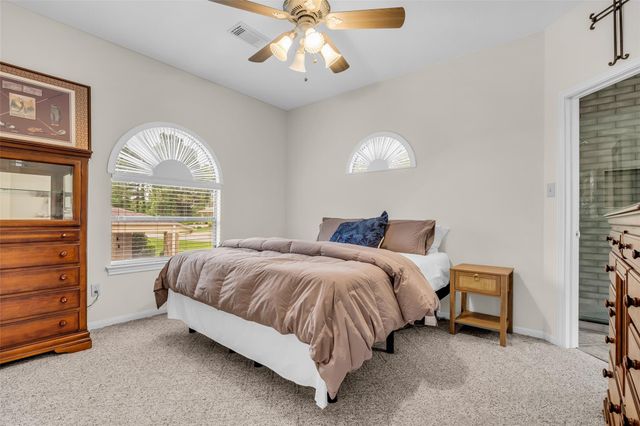 33 Harbour Point Circle, Coldspring, TX 77331