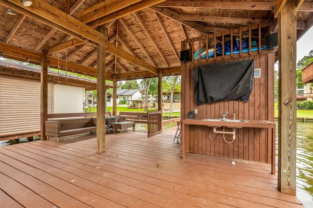 33 Harbour Point Circle, Coldspring, TX 77331