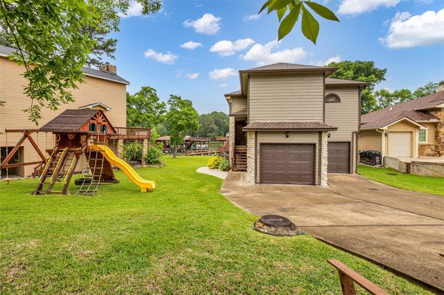 33 Harbour Point Circle, Coldspring, TX 77331