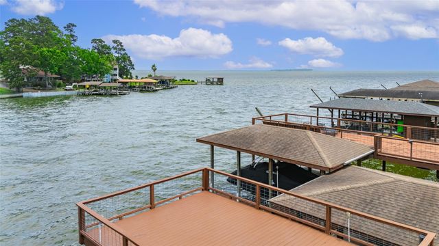 33 Harbour Point Circle, Coldspring, TX 77331