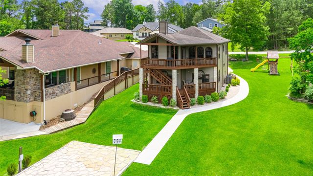 33 Harbour Point Circle, Coldspring, TX 77331