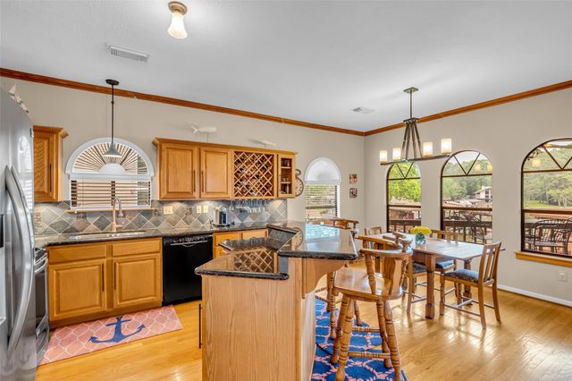33 Harbour Point Circle, Coldspring, TX 77331