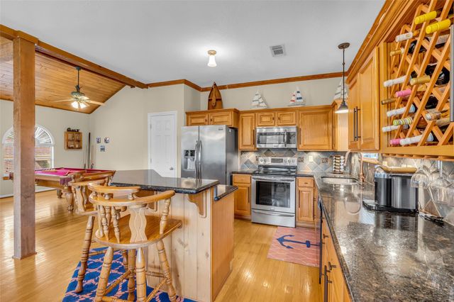 33 Harbour Point Circle, Coldspring, TX 77331