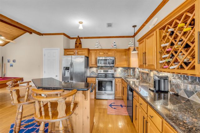 33 Harbour Point Circle, Coldspring, TX 77331