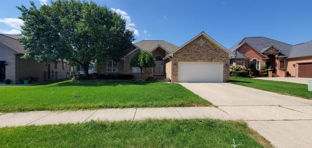 21391 Marina Circle, Macomb Twp, MI 48044