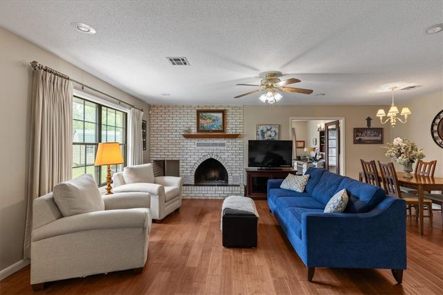 1504 S Morlan Avenue, Springdale, AR 72764